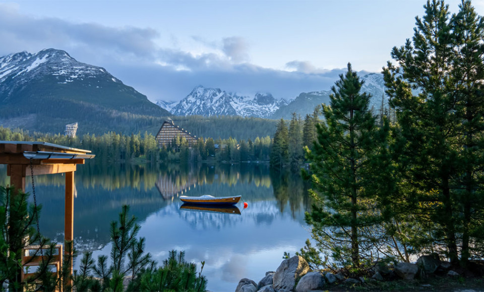 Štrbské pleso do 20 minút. Z Gerlach rezortu máte na skok prírodu aj veľké mestá